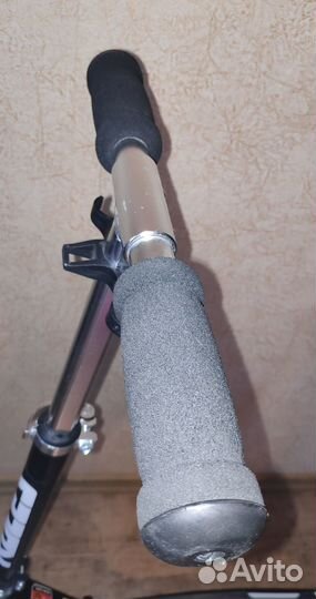 Складной самокат Roces 200 с амортизатором