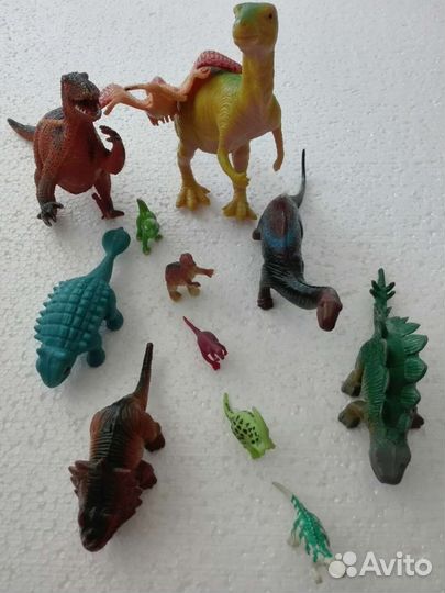 Динозавры игрушки
