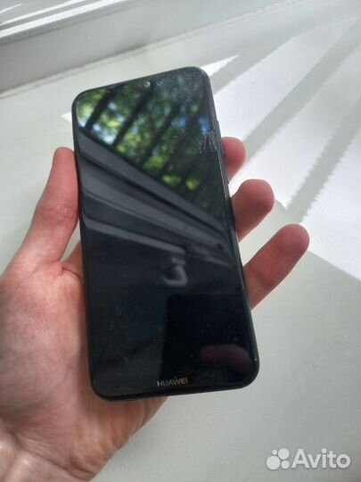 HUAWEI P20 Lite, 3/32 ГБ