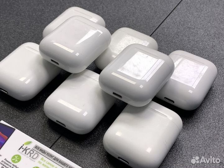 Оригинальные кейсы Apple AirPods 1 и 2 поколение