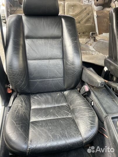 Передние кожаные сидения Bmw e34 e32