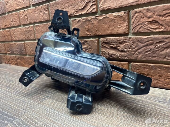 Фара противотуманная правая Kia Carnival 2020+ LED