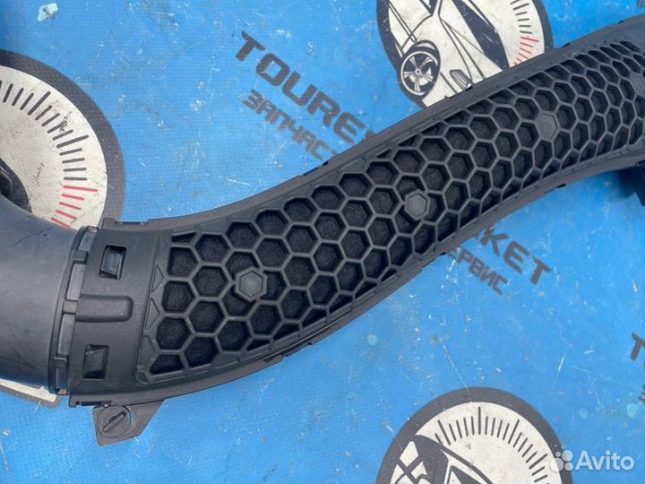 Воздухозаборник Mercedes-Benz C-Class WDD205