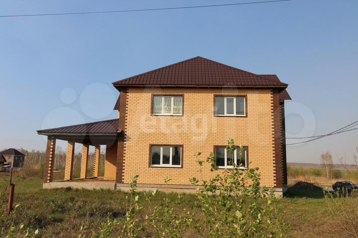 Коттедж 266 м² на участке 14 сот.