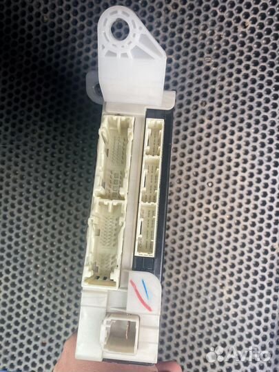 Блок электронный Toyota Camry V50,55