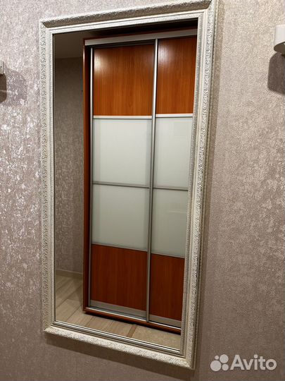 Зеркало настенное в багете