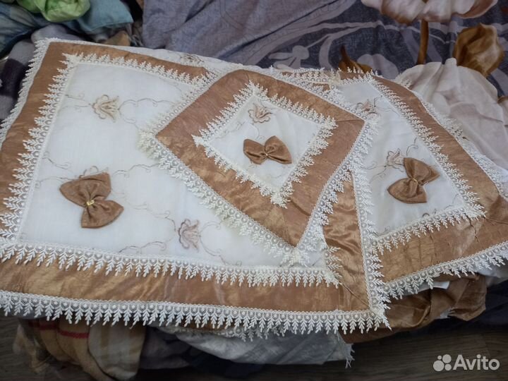 Покрывало и наволочки на кровать