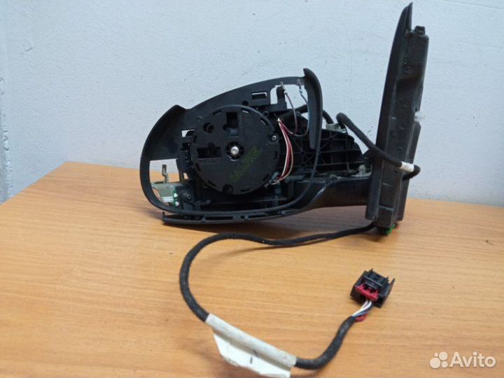 Зеркало левое Volkswagen Golf 5 2003-2009