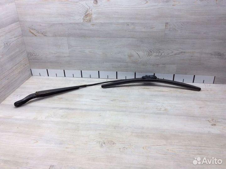 Поводок стеклоочистителя передний правый Mazda 3