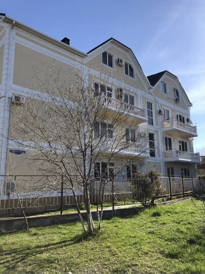 3-к. квартира, 96 м², 2/4 эт.