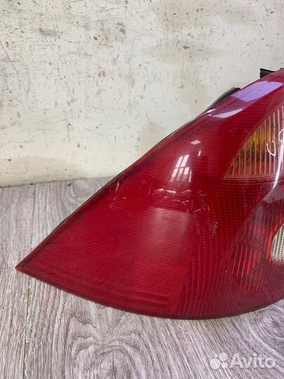 Фонарь задний левый Ford Mondeo хетчбэк 5-ти дв