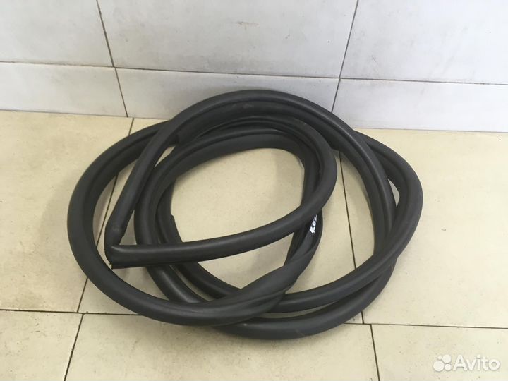 Уплотнитель (внутри) Corolla E15 2006-2013