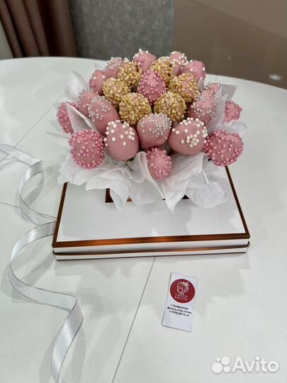 Клубника в шоколаде букет в шкатулке