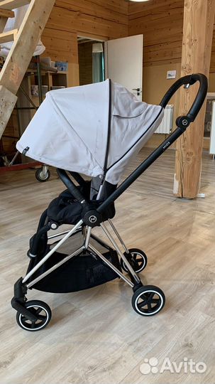 Коляска прогулочная Cybex Mios Platinum Chrome