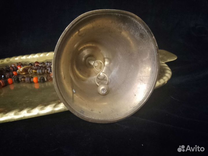 Колокольчик бронза. Поднос латунь Европа