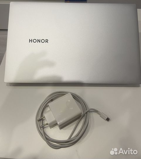 Honor MagicBook Pro 16.1; 512gb;8gb; Ryzen 5-3500