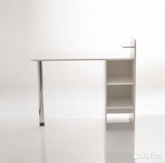 Маникюрный стол складной