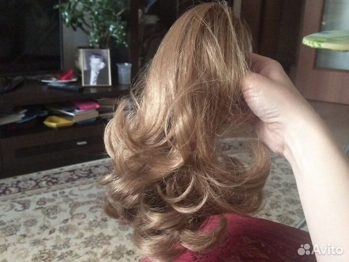 Хвост из искусственных волос на крабе