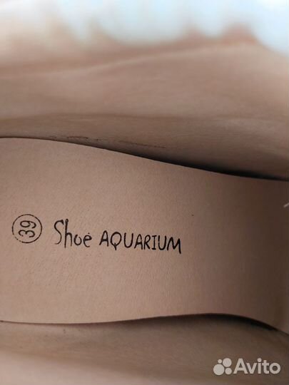 Кроссовки женские