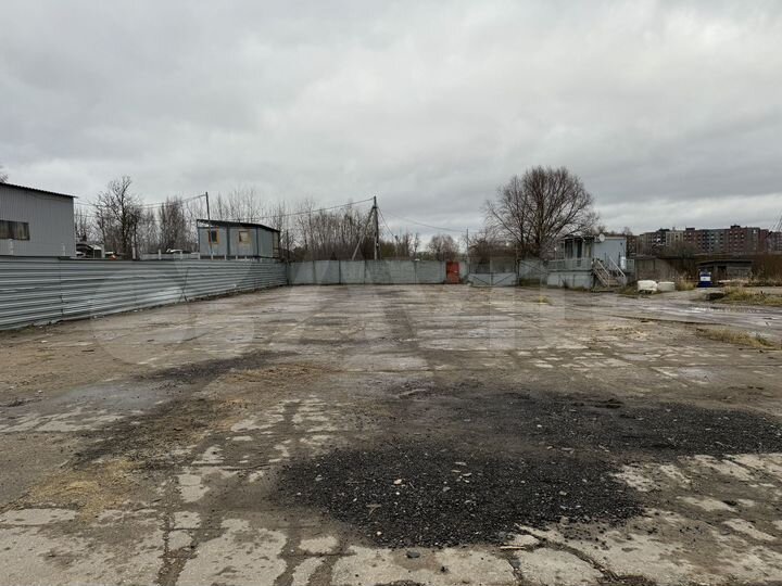 Сдается открытая площадка, 955 м²
