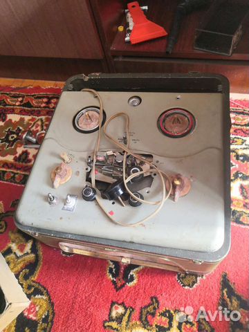 Катушечный магнитофон 