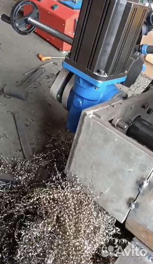 Расточной суппорт