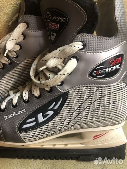 Коньки хоккейные