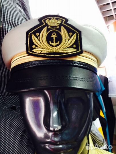 Фуражка картуз кожаный AiS новая. Белая бежевая