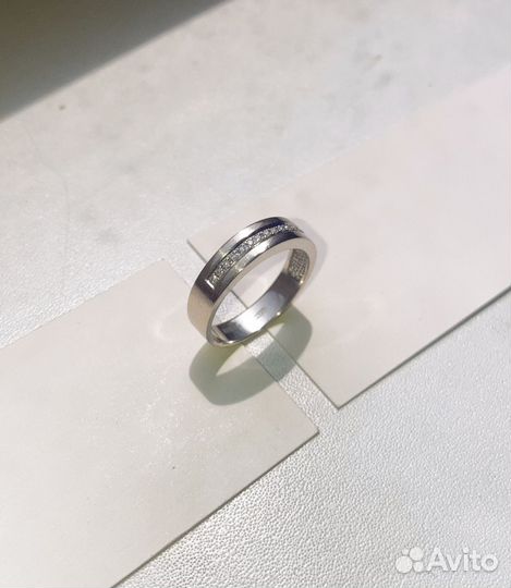 Кольцо белое золото с бриллиантами