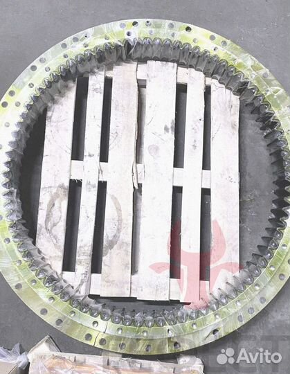 Поворотный круг Komatsu PC400-LC 208-25-61300