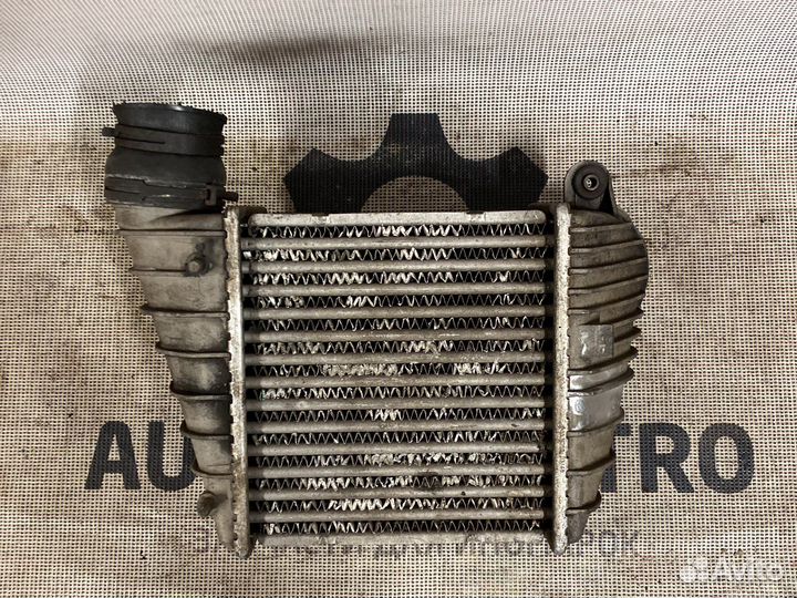 Интеркулер Volkswagen Golf 4 1J0145805D