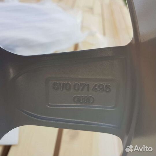 Колеса в сборе r16 зимние оригинальные Audi