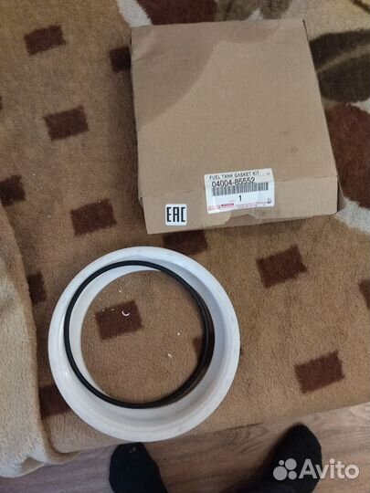 Пластмассовая Крышка на бак королла е150