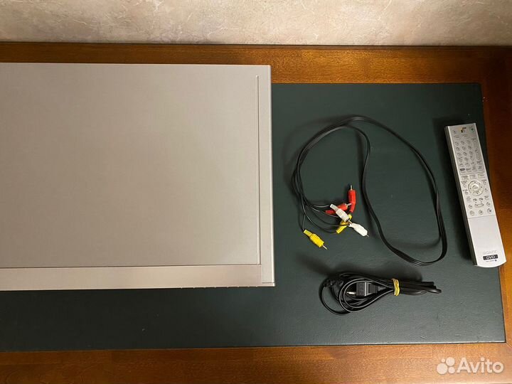 DVD плеер Sony RDR- HX900