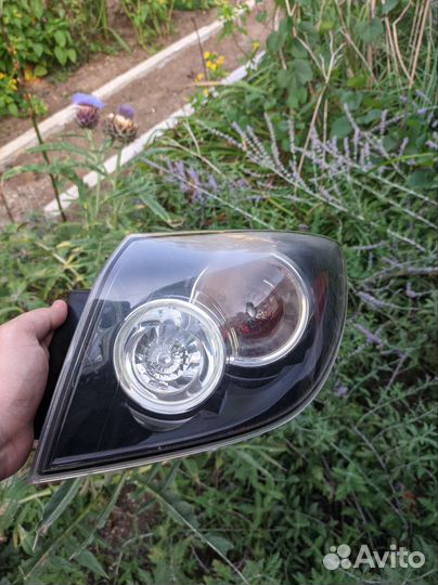 Фонарь задний правый Мазда 3 бк хэтчбек