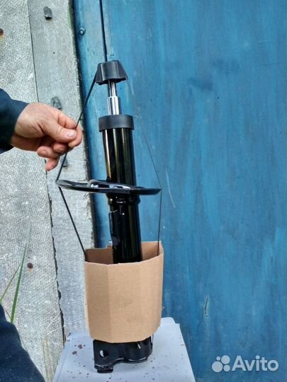 Стойка левая