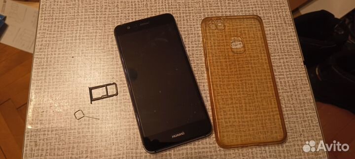HUAWEI P10 Lite, 3/32 ГБ