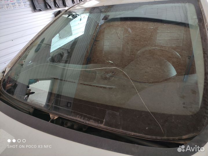 Лобовое стекло Opel Astra J 5D (2009)