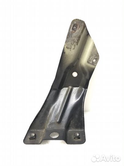 Кронштейн крыла передний правый Volkswagen Golf 6