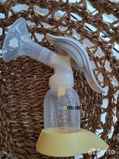 Молокоотсос medela ручной