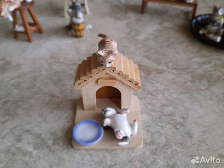 Фарфоровые статуэтки кошки