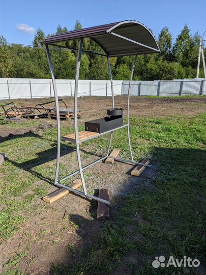 Мангал с крышей