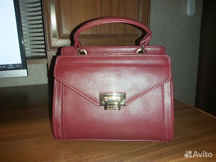 Дизайнерская дамская сумочка из натуральной кожи
