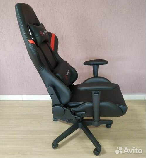 Кресло игровое Бюрократ Zombie Formula с доставкой