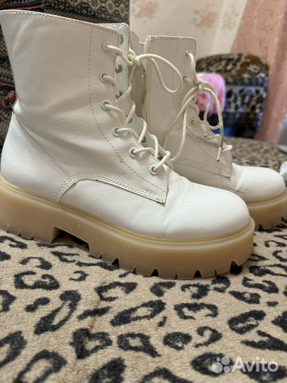 Ботинки сапоги женские Bershka