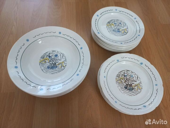 Сервизы и наборы посуды