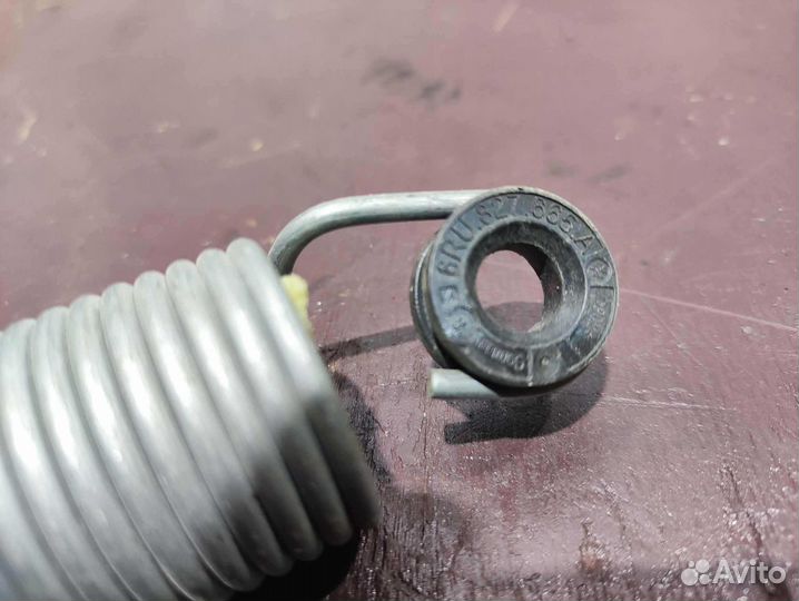 Пружина крышки багажника Volkswagen Polo