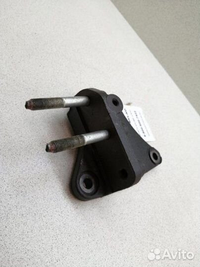 Кронштейн Mitsubishi Asx GA2W 4B11