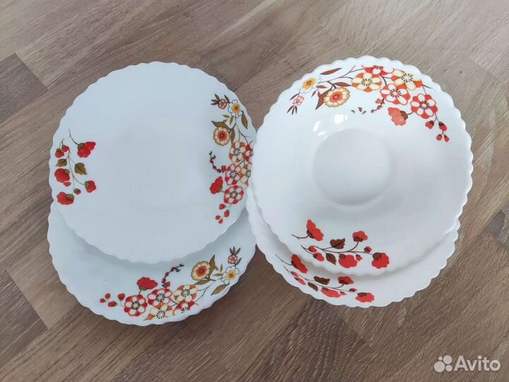 Тарелка суповая и плоская