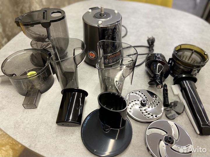 Соковыжималка шнековая redmond